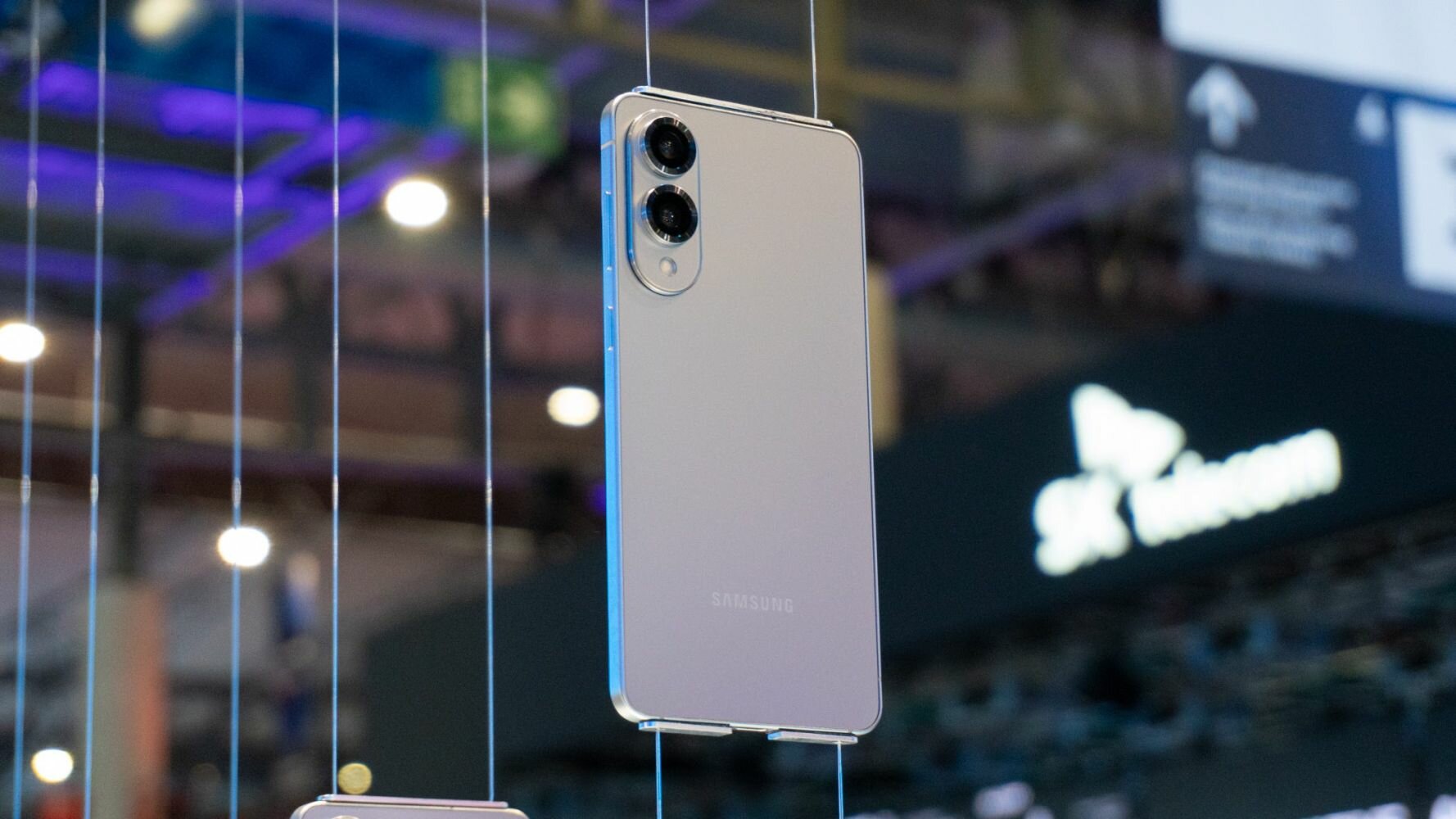 Samsung Galaxy S25 Edge получит защитное стекло Corning Gorilla Glass Ceramic 2
