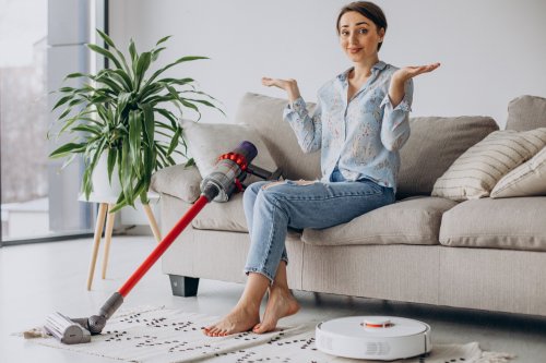 Почему выключается пылесос Dyson и как это исправить